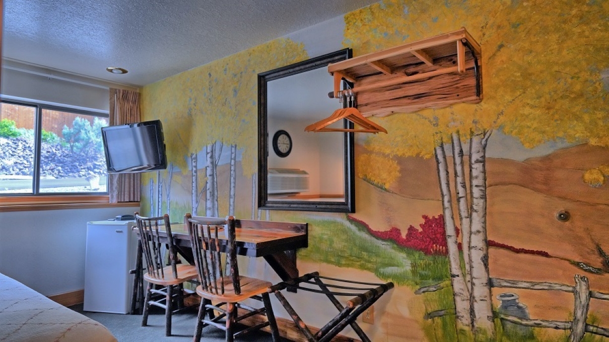 1st floor front view with king sized bed3