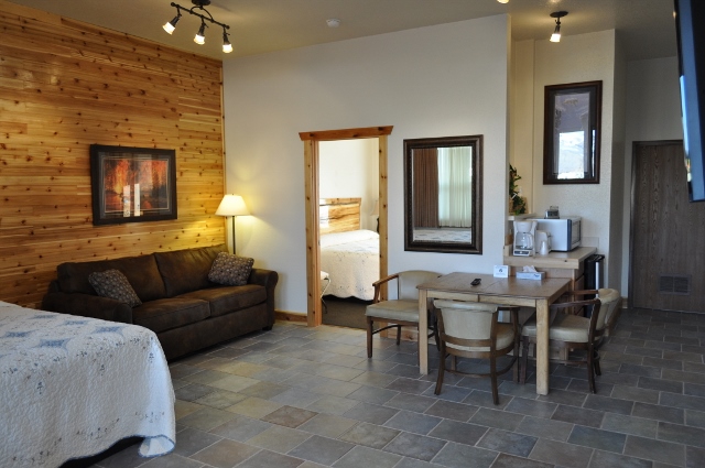 2 bed suite no kitchen king and queen-1