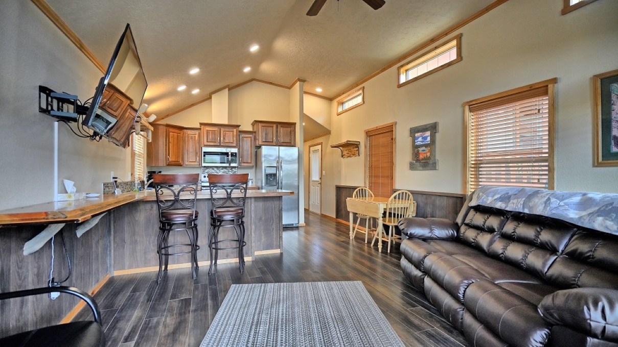 Deluxe King Kitchen Suite-1